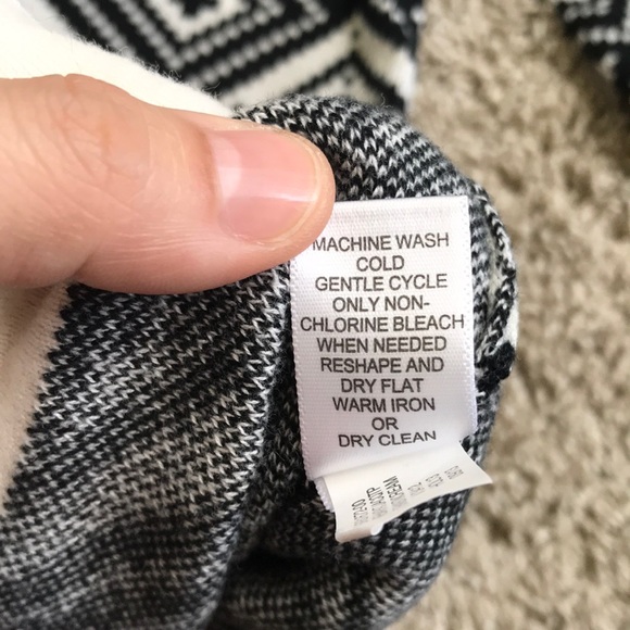 Geometric pattern sweater - Picture 6 of 6